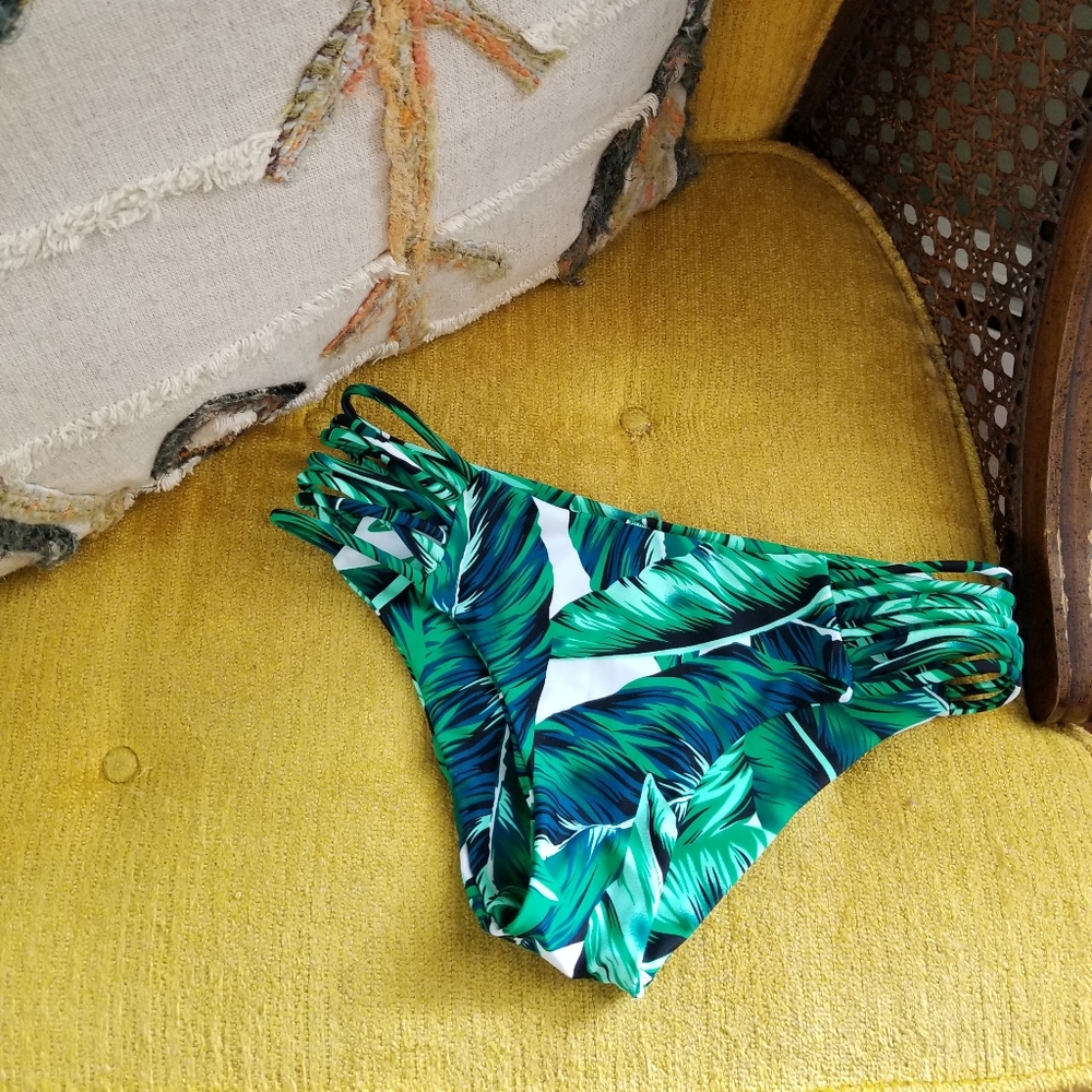 Bikini Bottom in Palm Leaf